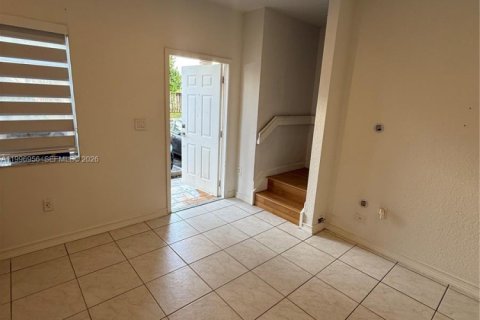 Townhouse in Miami, Florida 2 bedrooms, 104.98 sq.m. № 2060851 - photo 4