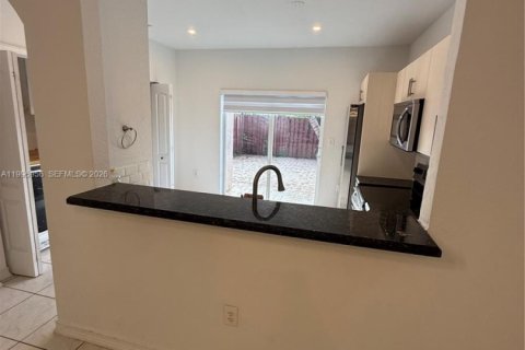 Townhouse in Miami, Florida 2 bedrooms, 104.98 sq.m. № 2060851 - photo 6
