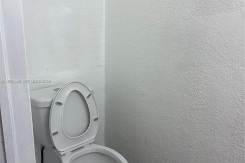 Townhouse in Miami, Florida 2 bedrooms, 104.98 sq.m. № 2060851 - photo 20