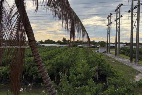 Townhouse in Miami, Florida 2 bedrooms, 104.98 sq.m. № 2060851 - photo 27