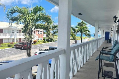 Condo in Ocean Ridge, Florida, 2 bedrooms № 2081693 - photo 4
