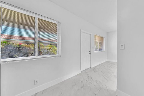 Appartement à louer à Hollywood, Floride: 1 chambre № 2001914 - photo 14