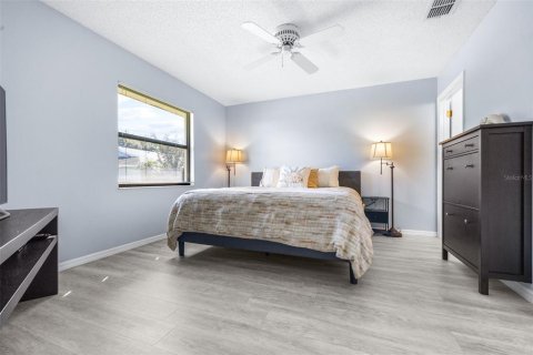 Condo in Sun City Center, Florida, 2 bedrooms  № 2376870 - photo 10