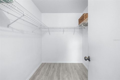 Condo in Sun City Center, Florida, 2 bedrooms  № 2376870 - photo 12