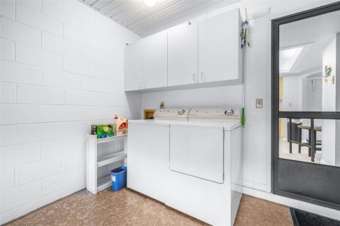 Condo in Sun City Center, Florida, 2 bedrooms  № 2376870 - photo 19