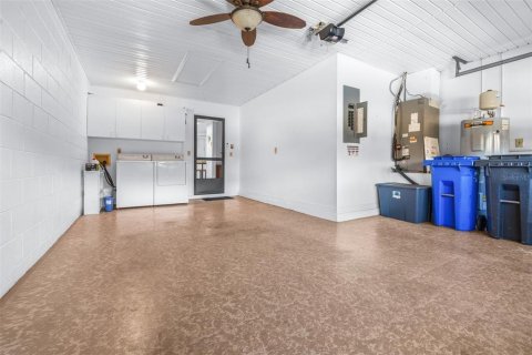 Condo in Sun City Center, Florida, 2 bedrooms  № 2376870 - photo 20