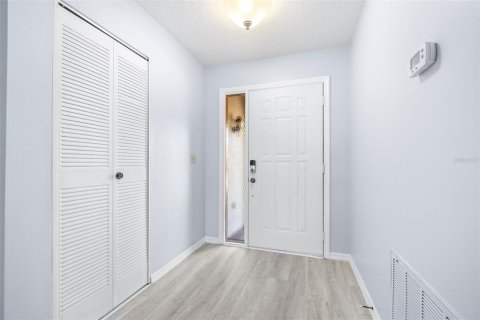 Condo in Sun City Center, Florida, 2 bedrooms  № 2376870 - photo 2