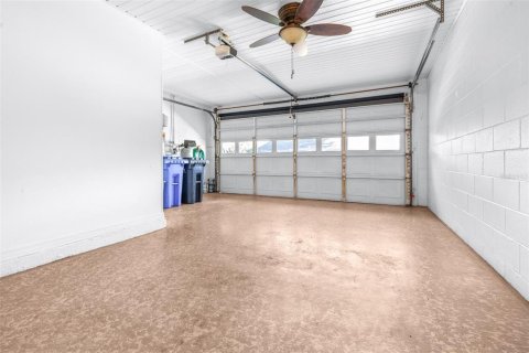 Condo in Sun City Center, Florida, 2 bedrooms  № 2376870 - photo 21