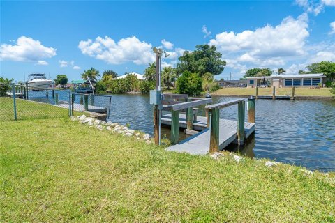 Villa ou maison à vendre à Port Charlotte, Floride: 2 chambres, 100.33 m2 № 2103085 - photo 29