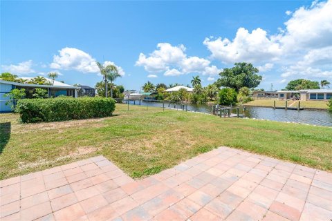 Villa ou maison à vendre à Port Charlotte, Floride: 2 chambres, 100.33 m2 № 2103085 - photo 23