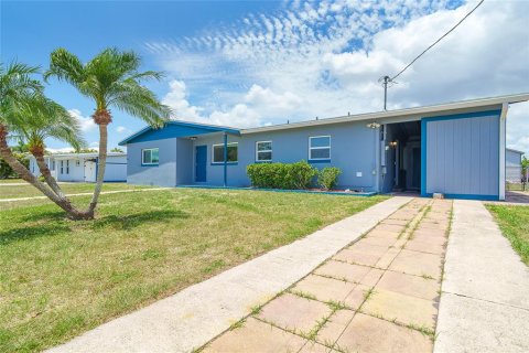 Villa ou maison à vendre à Port Charlotte, Floride: 2 chambres, 100.33 m2 № 2103085 - photo 2