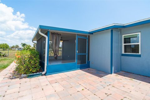 Villa ou maison à vendre à Port Charlotte, Floride: 2 chambres, 100.33 m2 № 2103085 - photo 24