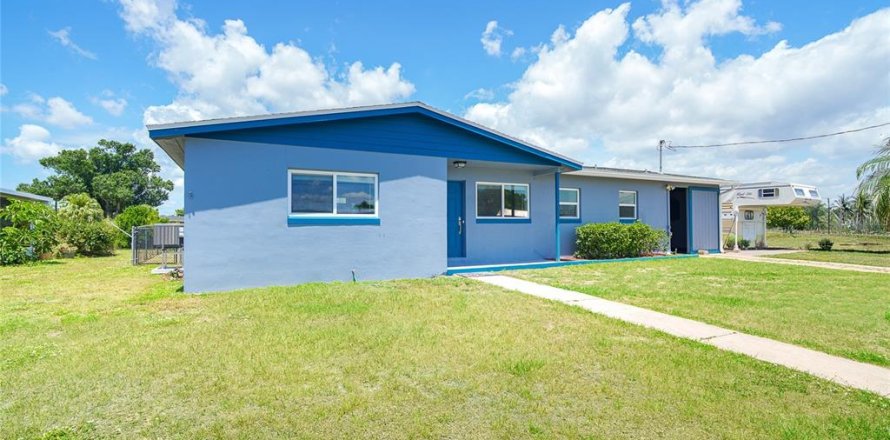 Villa ou maison à Port Charlotte, Floride 2 chambres, 100.33 m2 № 2103085