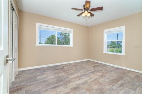 Villa ou maison à vendre à Port Charlotte, Floride: 2 chambres, 100.33 m2 № 2103085 - photo 18