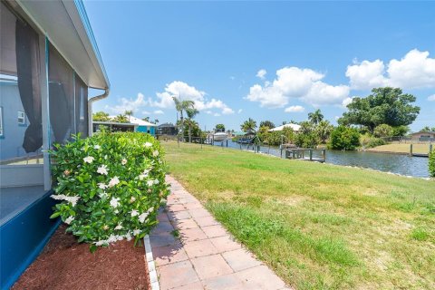 Villa ou maison à vendre à Port Charlotte, Floride: 2 chambres, 100.33 m2 № 2103085 - photo 27
