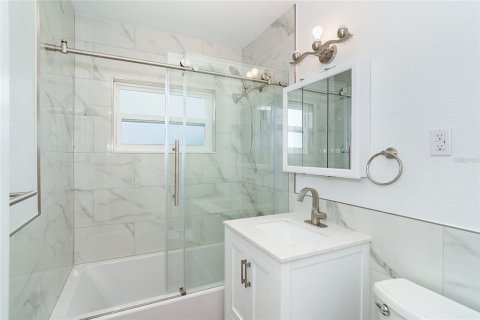 Villa ou maison à vendre à Port Charlotte, Floride: 2 chambres, 100.33 m2 № 2103085 - photo 19