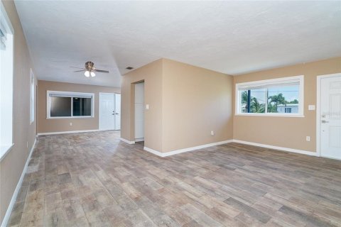 Villa ou maison à vendre à Port Charlotte, Floride: 2 chambres, 100.33 m2 № 2103085 - photo 11