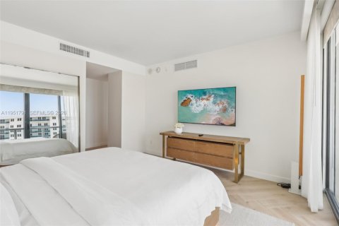 Condo in Miami Beach, Florida, 2 bedrooms  № 2054294 - photo 15