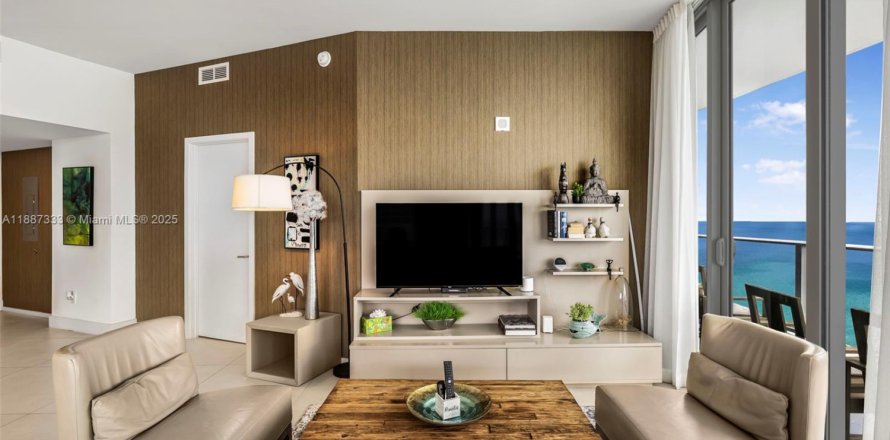 Condo à Hollywood, Floride, 3 chambres № 1938859