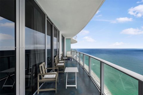 Condominio en venta en Hollywood, Florida, 3 dormitorios, 162.76 m2 № 1938859 - foto 10