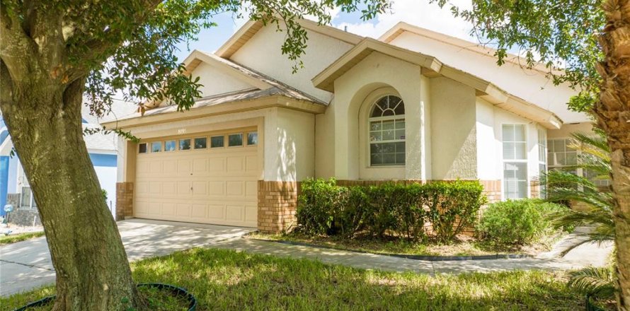 House in Kissimmee, Florida 4 bedrooms, 166.39 sq.m. № 1520394
