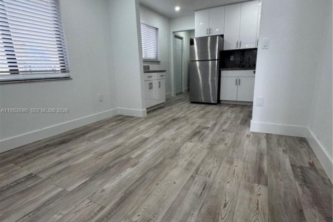 Casa en Miami, Florida 3 dormitorios, 278.71 m2 № 2010038