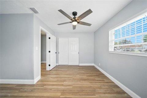 Casa en alquiler en Saint Petersburg, Florida, 3 dormitorios, 106.84 m2 № 1885393 - foto 6