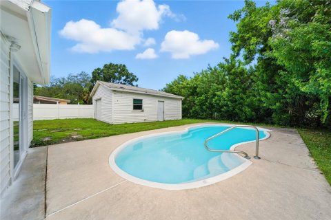 Casa en alquiler en Saint Petersburg, Florida, 3 dormitorios, 106.84 m2 № 1885393 - foto 2