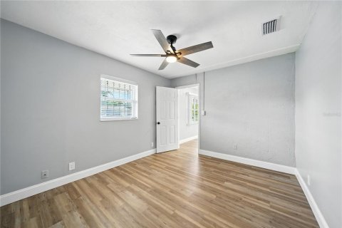 Casa en alquiler en Saint Petersburg, Florida, 3 dormitorios, 106.84 m2 № 1885393 - foto 7