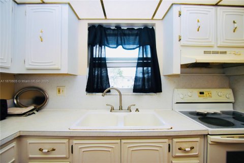 Купить кондоминиум в Палм Спрингс, Флорида 1 спальня, 64.66м2, № 1979481 - фото 4