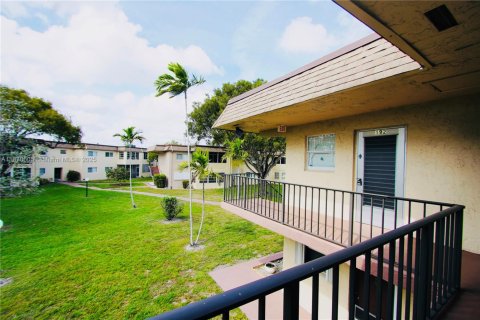 Купить кондоминиум в Палм Спрингс, Флорида 1 спальня, 64.66м2, № 1979481 - фото 29