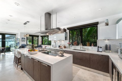 Casa en venta en Miami Beach, Florida, 5 dormitorios, 501.58 m2 № 2029809 - foto 25