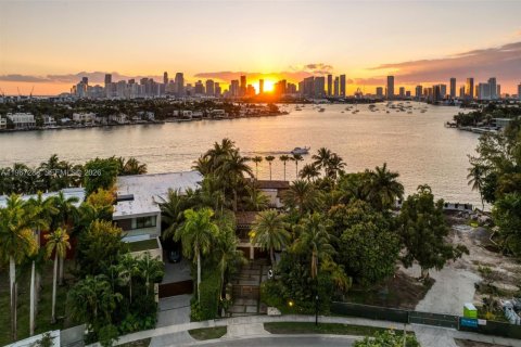 Casa en venta en Miami Beach, Florida, 5 dormitorios, 501.58 m2 № 2029809 - foto 2