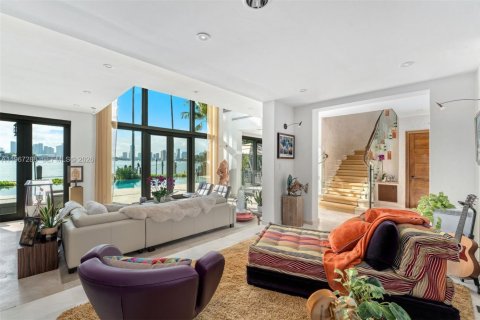 Casa en venta en Miami Beach, Florida, 5 dormitorios, 501.58 m2 № 2029809 - foto 21