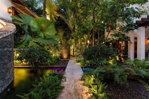 Casa en venta en Miami Beach, Florida, 5 dormitorios, 501.58 m2 № 2029809 - foto 13