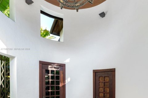 Casa en venta en Miami Beach, Florida, 5 dormitorios, 501.58 m2 № 2029809 - foto 11