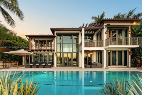 Casa en venta en Miami Beach, Florida, 5 dormitorios, 501.58 m2 № 2029809 - foto 3