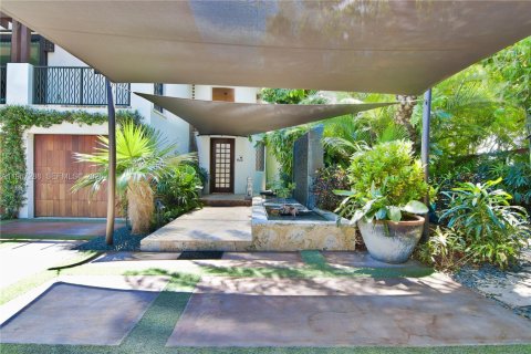 Casa en venta en Miami Beach, Florida, 5 dormitorios, 501.58 m2 № 2029809 - foto 9