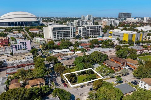 Купить земельный участок в Майами, Флорида № 2012600 - фото 2