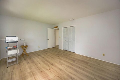 House in Hollywood, Florida 4 bedrooms, 189.61 sq.m. № 1775322 - photo 22