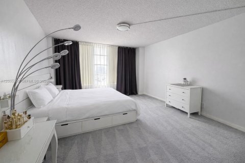 Condominio en venta en Hollywood, Florida, 1 dormitorio, 83.61 m2 № 2262360 - foto 3