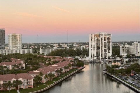Condominio en Hollywood, Florida, 1 dormitorio  № 2262360