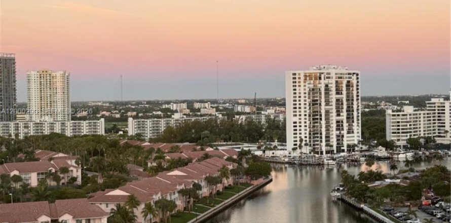 Condominio en Hollywood, Florida, 1 dormitorio № 2262360