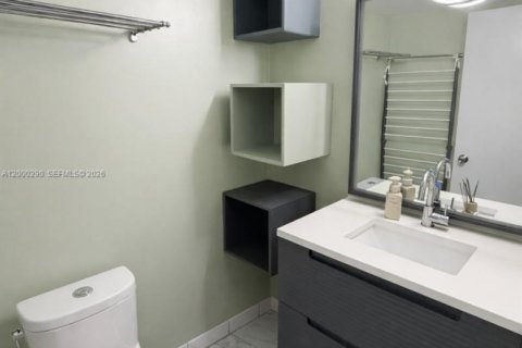 Condominio en venta en Hollywood, Florida, 1 dormitorio, 83.61 m2 № 2262360 - foto 4