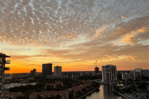 Condominio en venta en Hollywood, Florida, 1 dormitorio, 83.61 m2 № 2262360 - foto 9