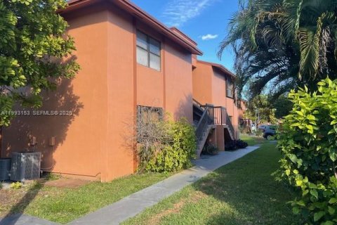 Appartement à louer à Hialeah, Floride: 2 chambres, 69.68 m2 № 2057068 - photo 13