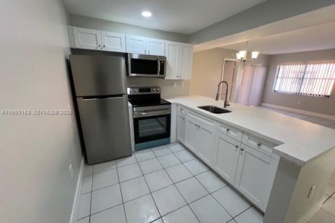 Appartement à Hialeah, Floride 2 chambres, 69.68 m2 № 2057068