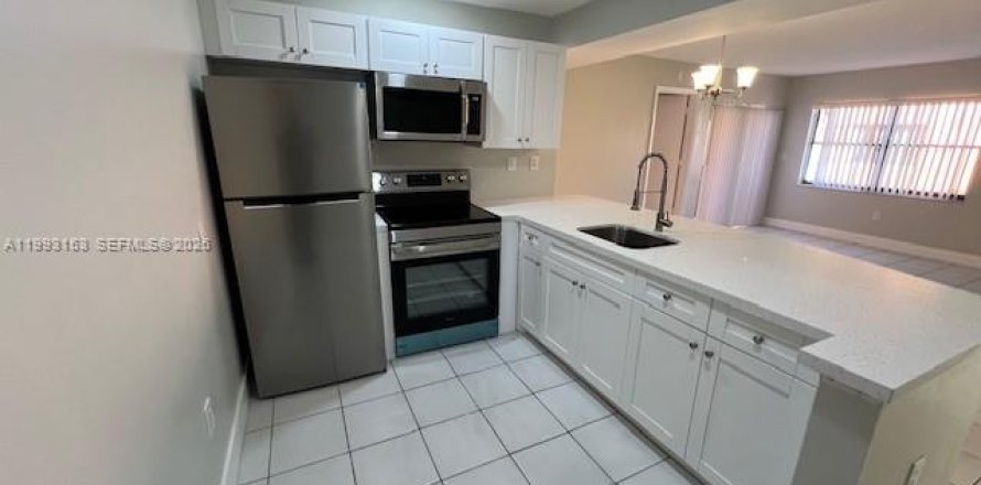 Appartement à Hialeah, Floride 2 chambres, 69.68 m2 № 2057068