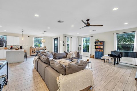 Townhouse in Fort Lauderdale, Florida 3 bedrooms, 197.88 sq.m. № 1922980 - photo 14