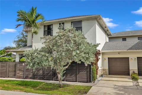 Townhouse in Fort Lauderdale, Florida 3 bedrooms, 197.88 sq.m. № 1922980 - photo 1